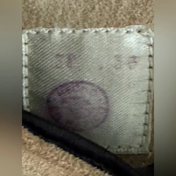 True Vintage 1960s Suede Embroidered Cape Poncho Floral - Picture 6 of 6